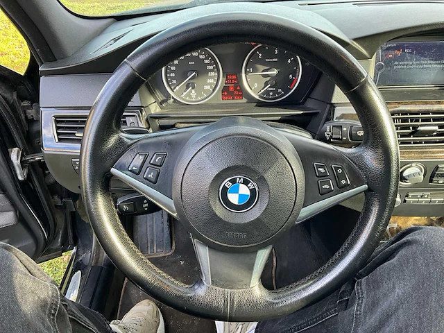 2010 - bmw 520d - personenauto - afbeelding 14 van  28