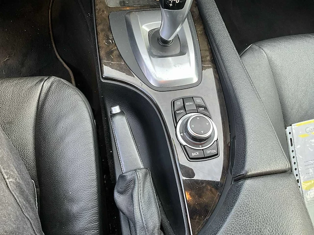2010 - bmw 520d - personenauto - afbeelding 17 van  28