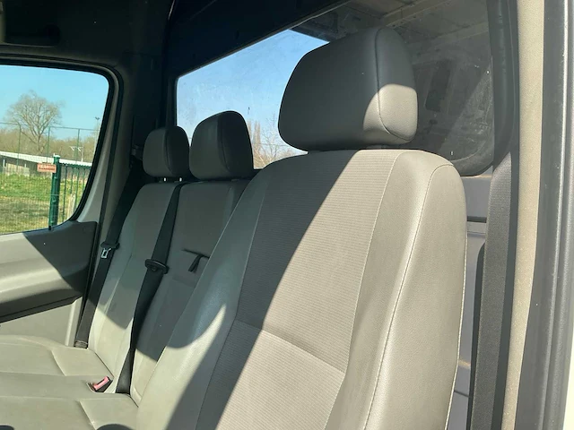 2010 - volkswagen crafter 2.5 tdi maxi - afbeelding 9 van  45