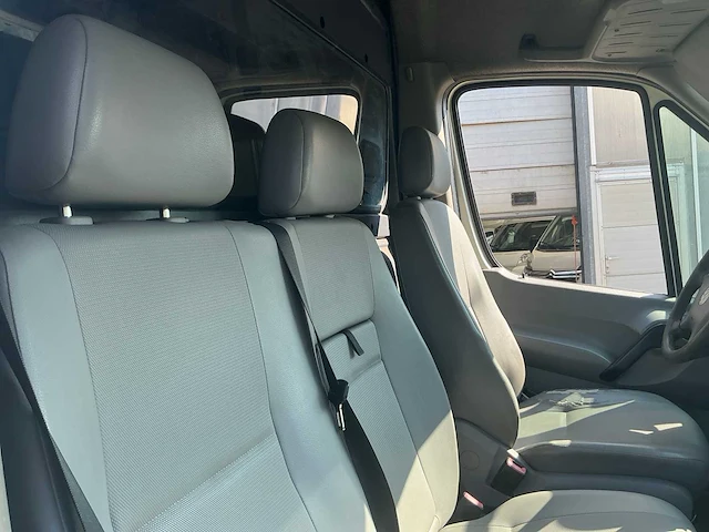 2010 - volkswagen crafter 2.5 tdi maxi - afbeelding 22 van  45