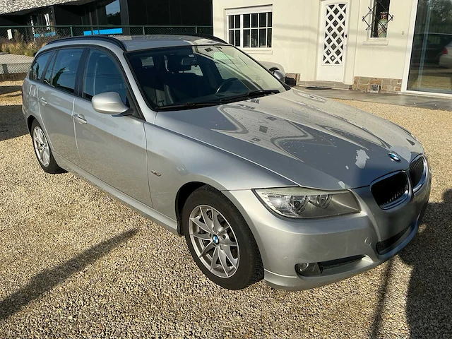 2010 bmw 318d personenauto - afbeelding 2 van  47