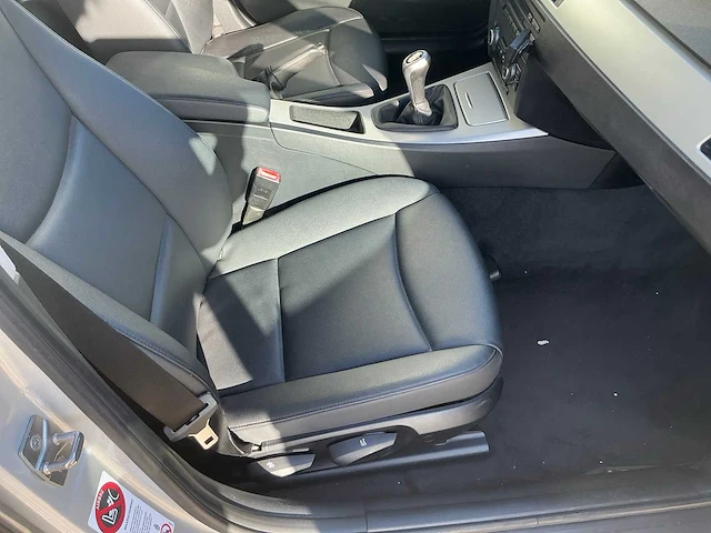 2010 bmw 318d personenauto - afbeelding 37 van  47