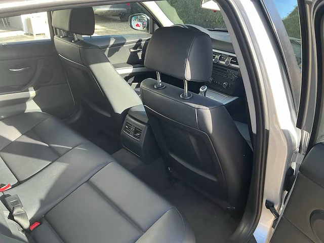 2010 bmw 318d personenauto - afbeelding 40 van  47