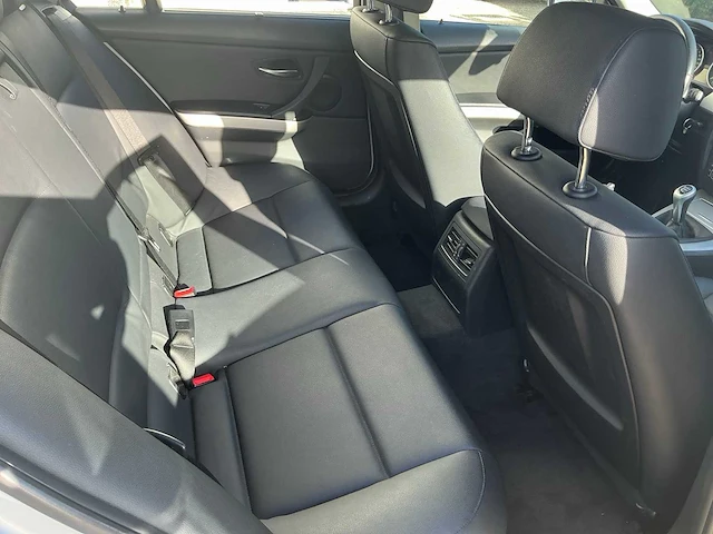 2010 bmw 318d personenauto - afbeelding 41 van  47