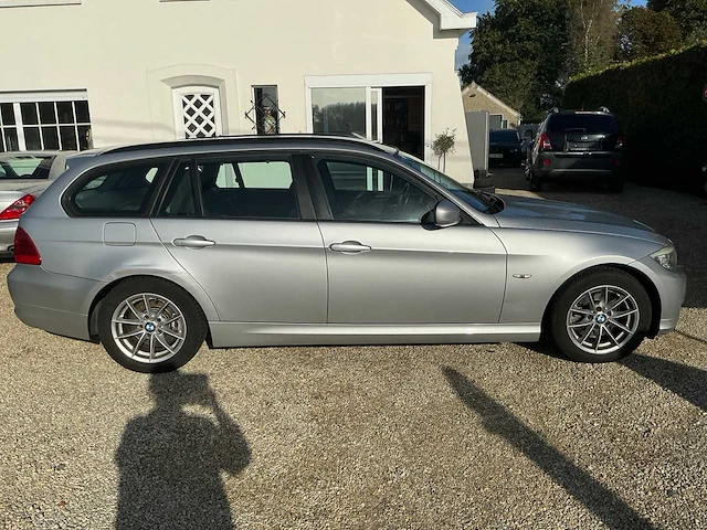 2010 bmw 318d personenauto - afbeelding 46 van  47