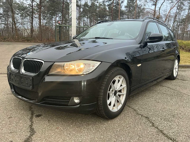 2010 bmw 318d - afbeelding 1 van  32