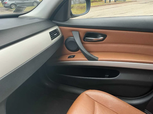 2010 bmw 318d - afbeelding 16 van  32