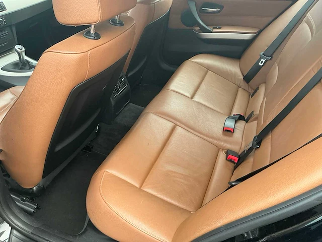 2010 bmw 318d - afbeelding 18 van  32