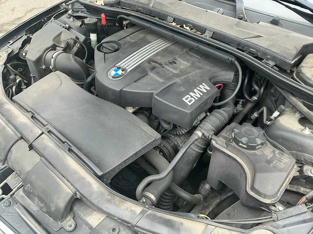 2010 bmw 318d - afbeelding 21 van  32