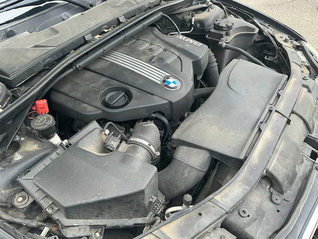 2010 bmw 318d - afbeelding 22 van  32