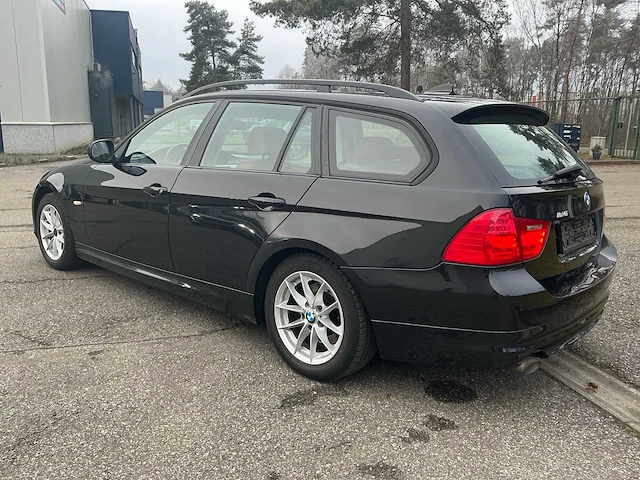 2010 bmw 318d - afbeelding 23 van  32