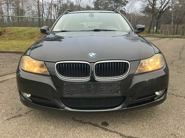 2010 bmw 318d - afbeelding 31 van  32