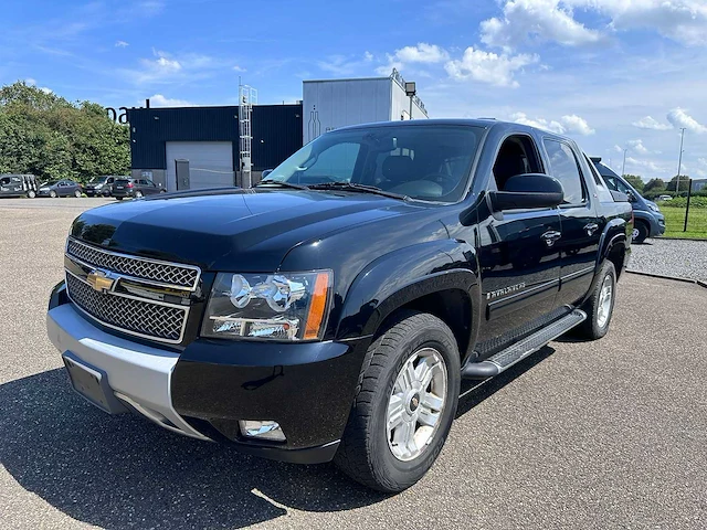 2010 chevrolet avalanche 5.3 l v 8 - lichte vrachtwagen - afbeelding 1 van  16