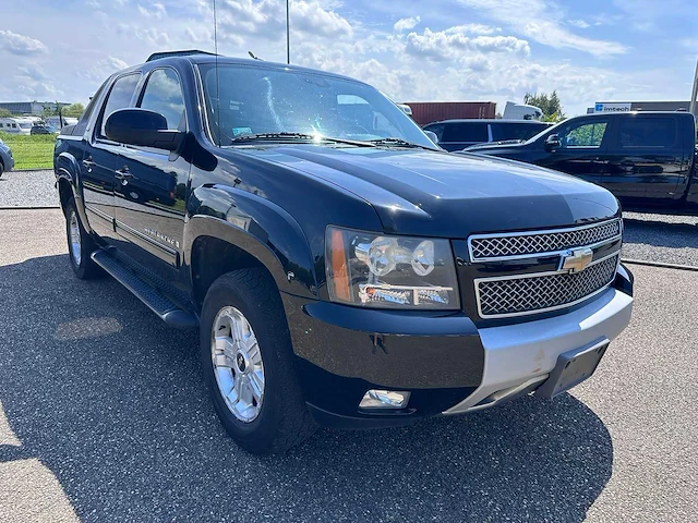 2010 chevrolet avalanche 5.3 l v 8 - lichte vrachtwagen - afbeelding 9 van  16