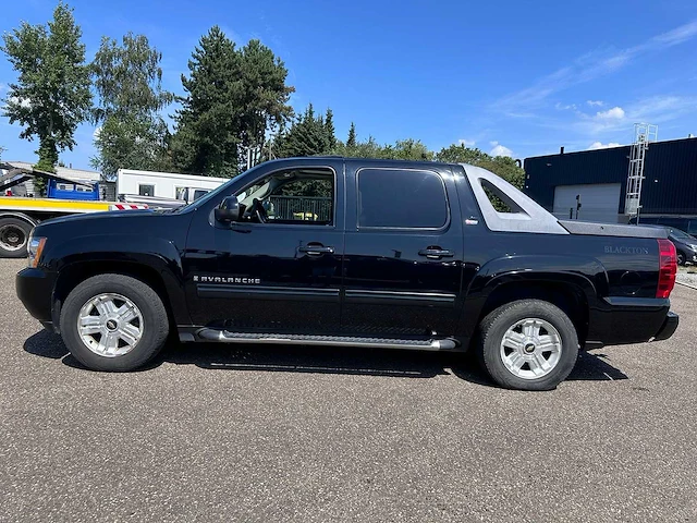 2010 chevrolet avalanche 5.3 l v 8 - lichte vrachtwagen - afbeelding 15 van  16