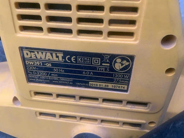 2010 dewalt dw391 elektrische handzaagmachine - afbeelding 3 van  5