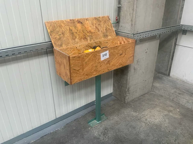 2010 dewalt dw391 elektrische handzaagmachine - afbeelding 4 van  5