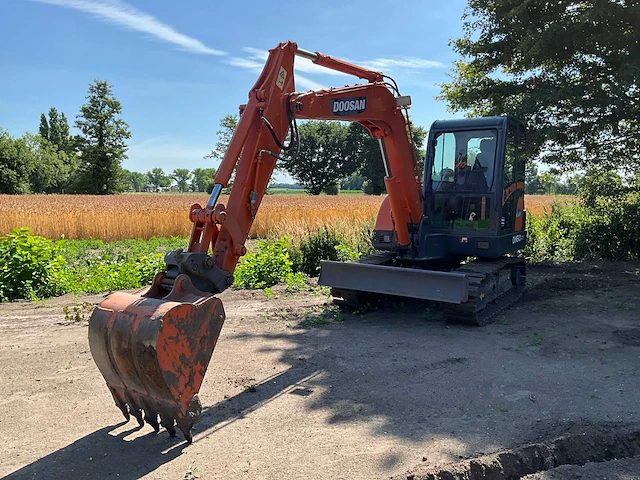 2010 doosan doosan crawler exavator dh60-7 rupsgraafmachine - afbeelding 1 van  19