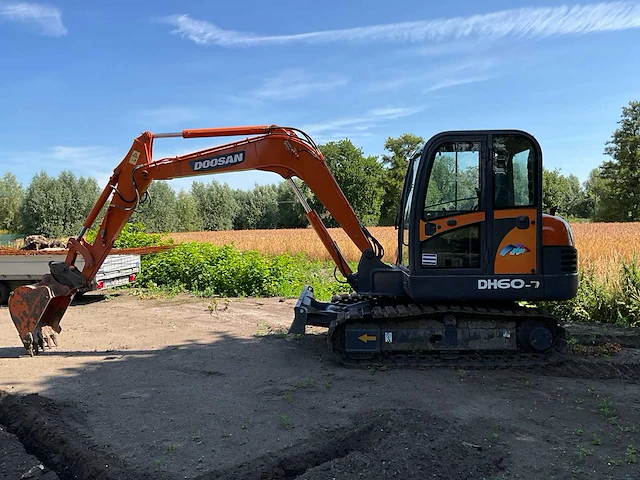 2010 doosan doosan crawler exavator dh60-7 rupsgraafmachine - afbeelding 12 van  19