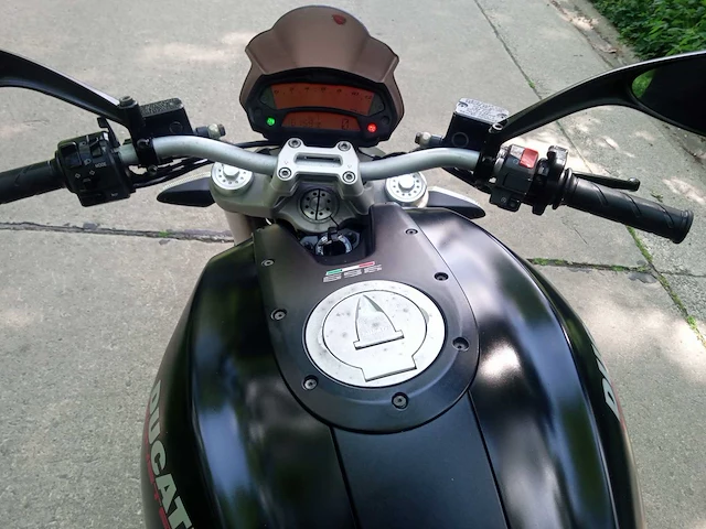 2010 ducati monster 696 motorfiets - afbeelding 10 van  12