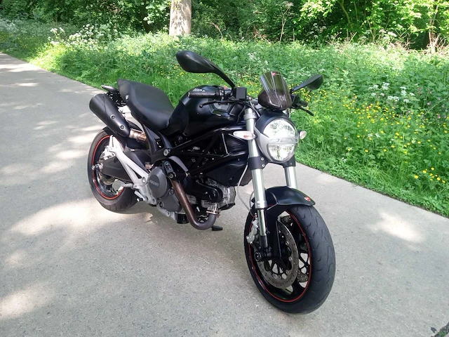 2010 ducati monster 696 motorfiets - afbeelding 2 van  12