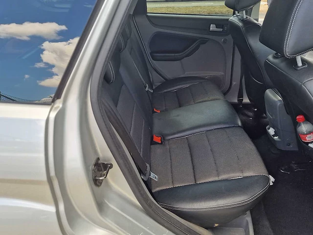 2010 ford focus - afbeelding 17 van  28