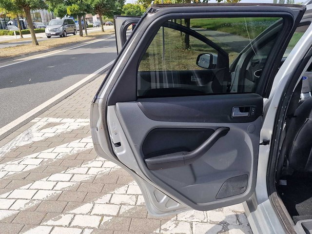 2010 ford focus - afbeelding 13 van  28