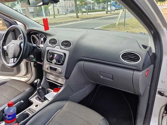 2010 ford focus - afbeelding 27 van  28