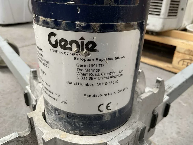 2010 genie gh-3.8 pneumatische lastheffer - afbeelding 4 van  5