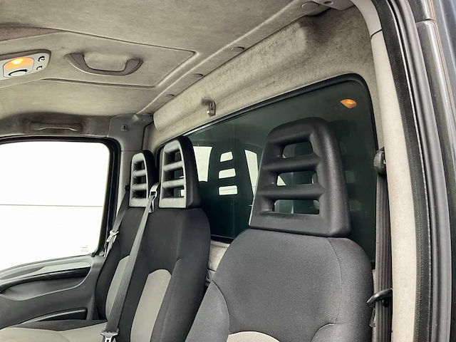 2010 iveco daily - lichte vracht bedrijfswagen - afbeelding 7 van  30