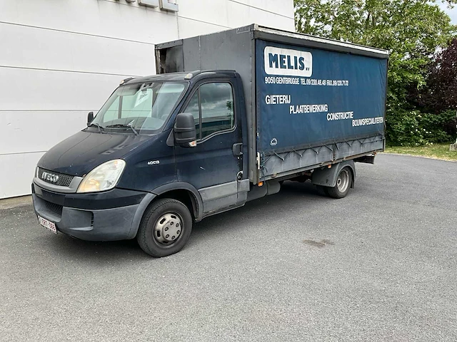 2010 iveco daily - lichte vracht bedrijfswagen - afbeelding 1 van  30