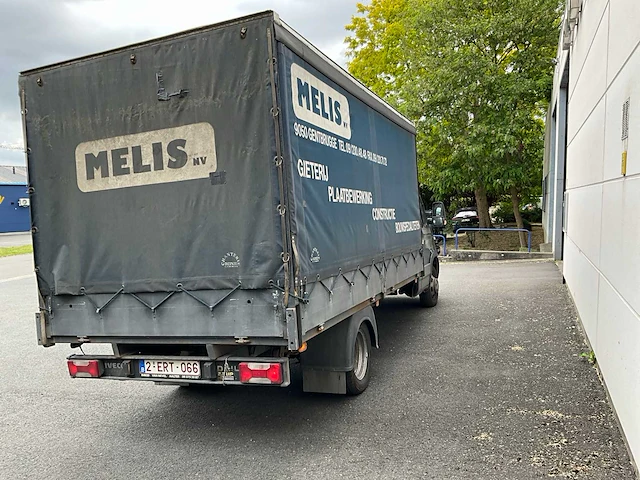 2010 iveco daily - lichte vracht bedrijfswagen - afbeelding 26 van  30