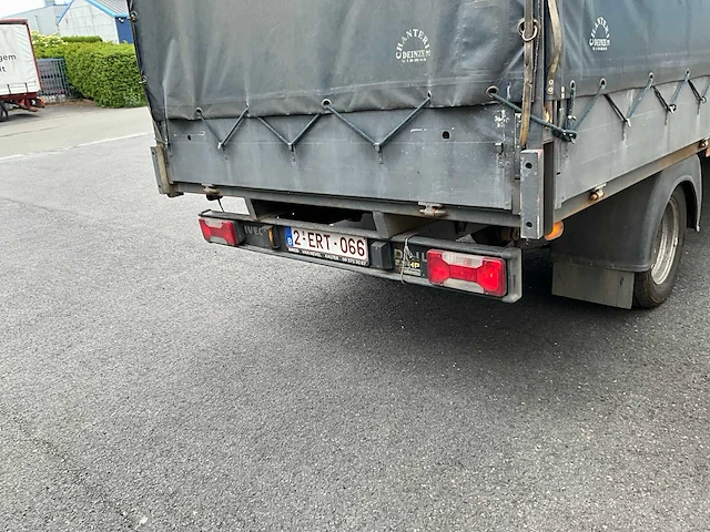 2010 iveco daily - lichte vracht bedrijfswagen - afbeelding 27 van  30
