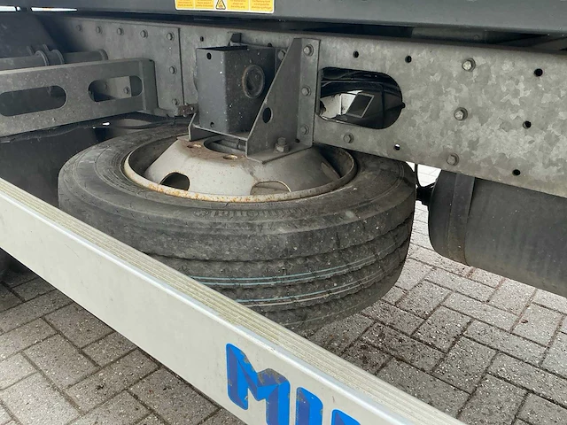 2010 iveco daily vrachtwagen met 2 opleggers - afbeelding 30 van  65