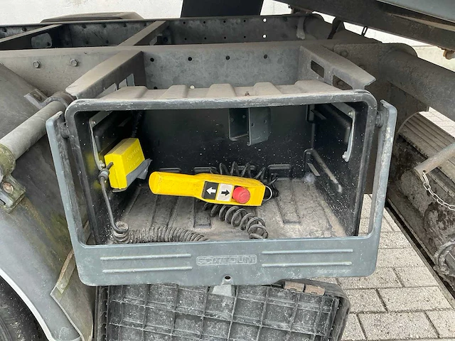 2010 iveco daily vrachtwagen met 2 opleggers - afbeelding 32 van  65