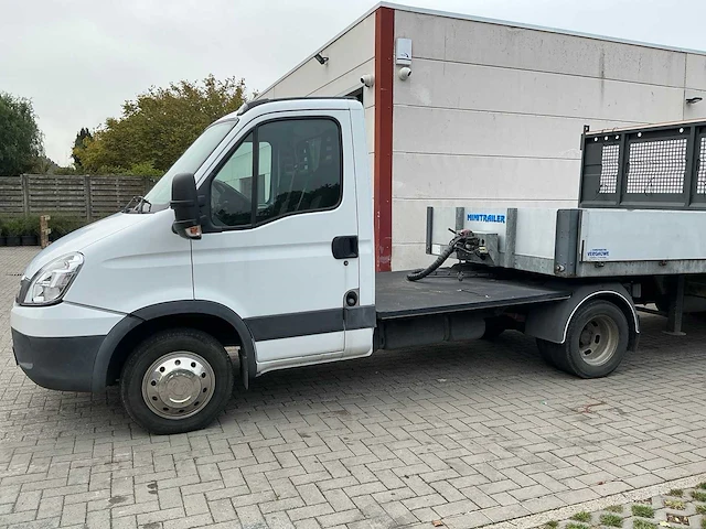 2010 iveco daily vrachtwagen met 2 opleggers - afbeelding 23 van  65