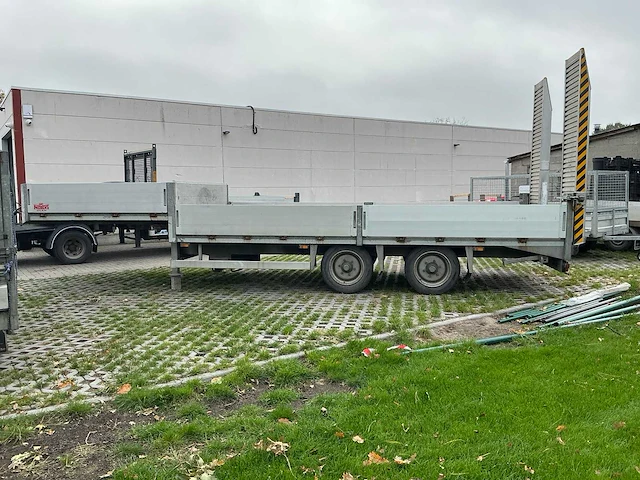 2010 iveco daily vrachtwagen met 2 opleggers - afbeelding 36 van  65