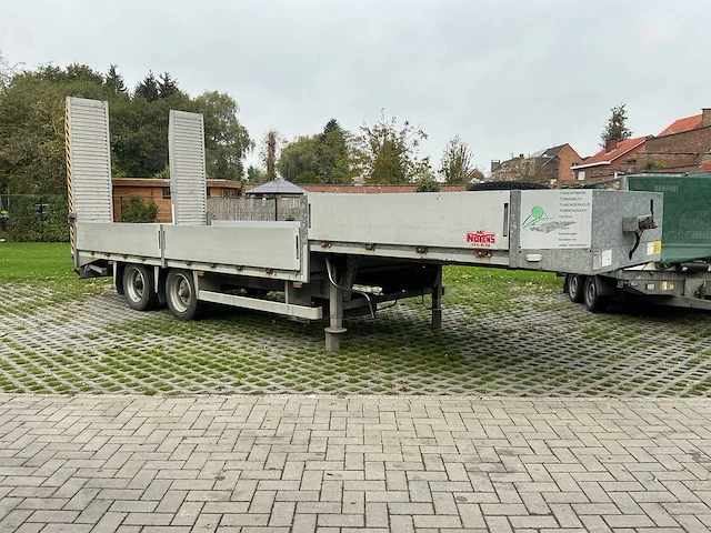 2010 iveco daily vrachtwagen met 2 opleggers - afbeelding 41 van  65