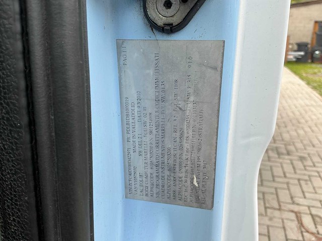 2010 iveco daily vrachtwagen met oplegger kipfunctie - afbeelding 8 van  42