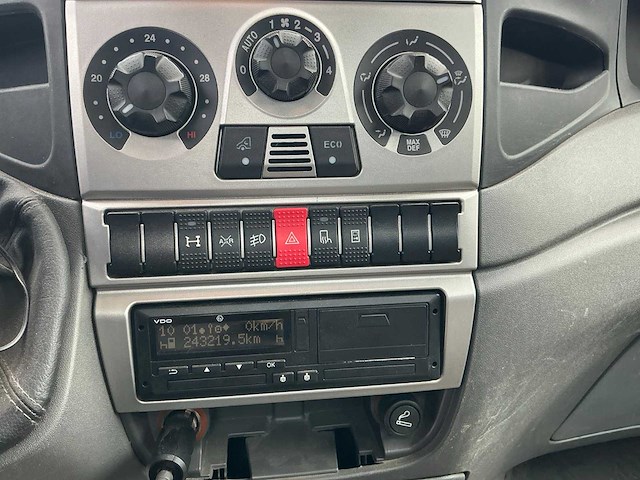 2010 iveco daily vrachtwagen met oplegger kipfunctie - afbeelding 10 van  42