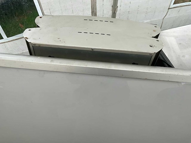 2010 jbg-2 gekoelde toonbank / koelvitrine + verlichte displays 3st - afbeelding 3 van  11