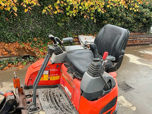 2010 kubota u17-3 minigraafmachine met graafbakken en hydraulische breekhamer. - afbeelding 15 van  17