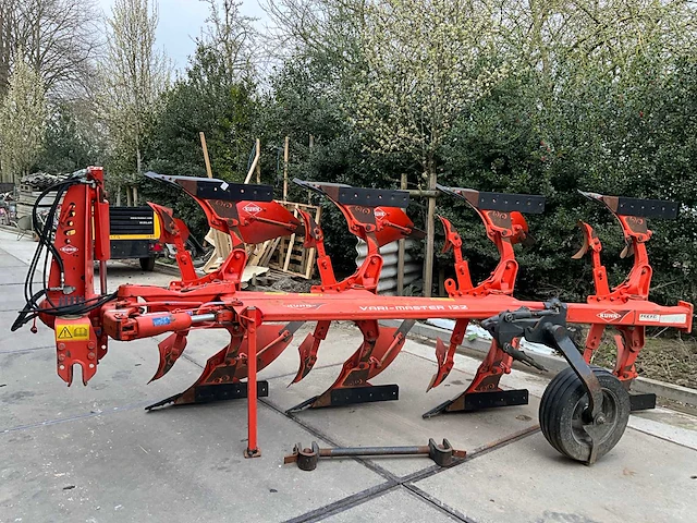 2010 kuhn vari-master 122 ploeg - afbeelding 1 van  25