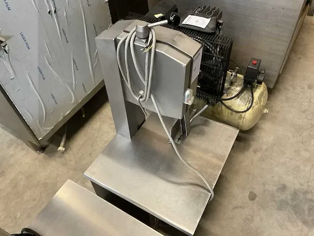 2010 mado mkb649d vleeszaagmachine - afbeelding 2 van  5