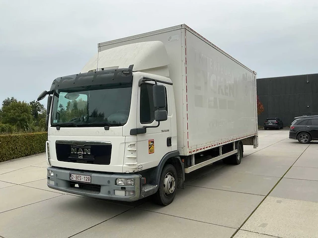 2010 man n15 vrachtwagen met laadlift - afbeelding 1 van  68