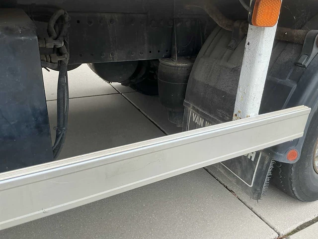 2010 man n15 vrachtwagen met laadlift - afbeelding 14 van  68