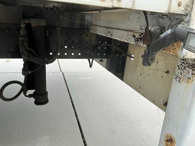 2010 man n15 vrachtwagen met laadlift - afbeelding 18 van  68