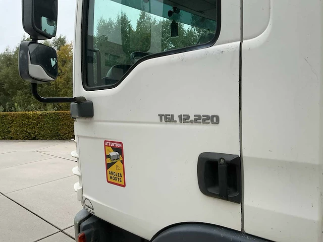 2010 man n15 vrachtwagen met laadlift - afbeelding 25 van  68