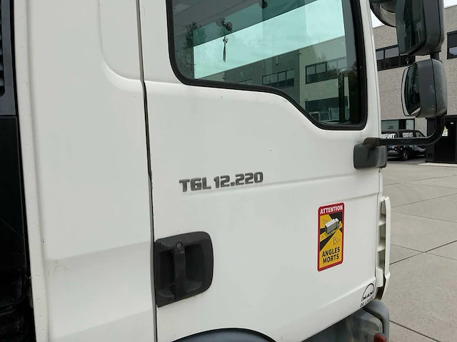 2010 man n15 vrachtwagen met laadlift - afbeelding 38 van  68
