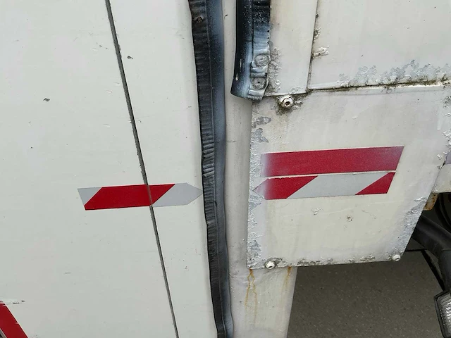 2010 man n15 vrachtwagen met laadlift - afbeelding 40 van  68